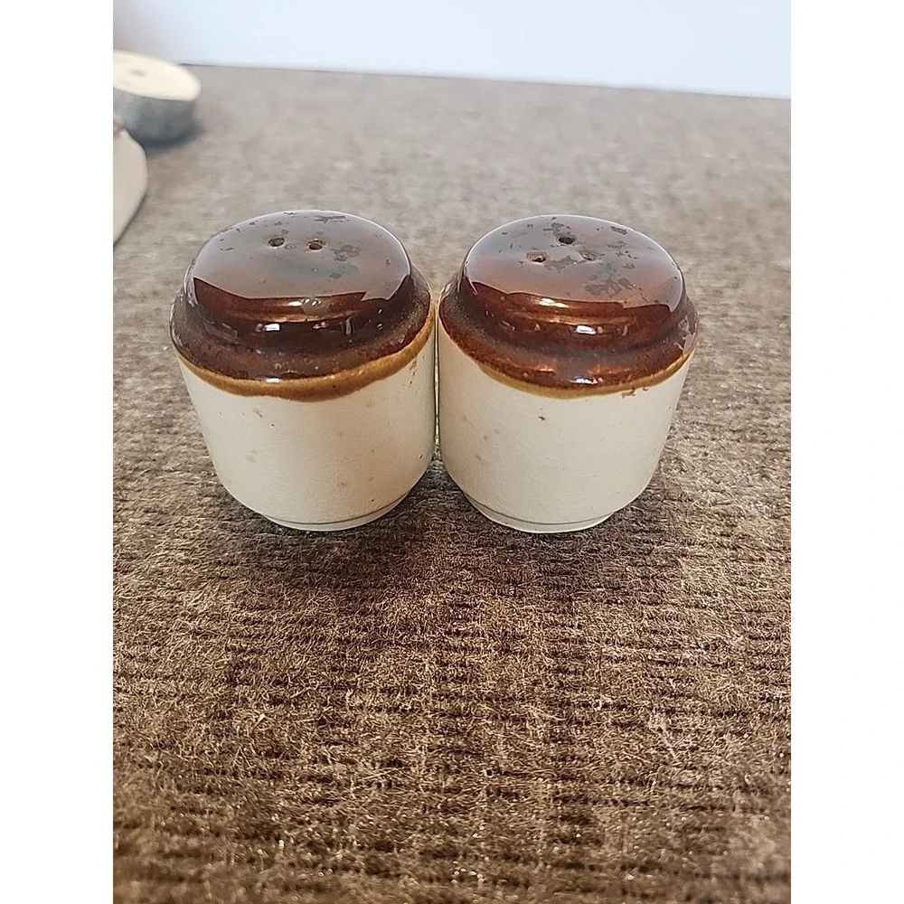 Vintahe Salt‎ & Pepper Shakers Harborplace Baltimore Md Traub Co.